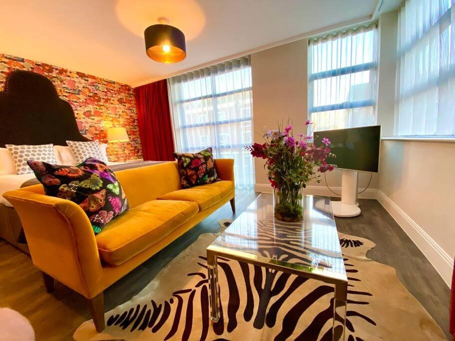 Luxurious Studio Apartment - 1 Minute Walk To Poole Quay - Great Location - Free Parking - Fast Wifi - Smart Tv - Newly Decorated - Sleeps Up To 2! Close To Poole & Bournemouth & Sandbanks Eksteriør bilde